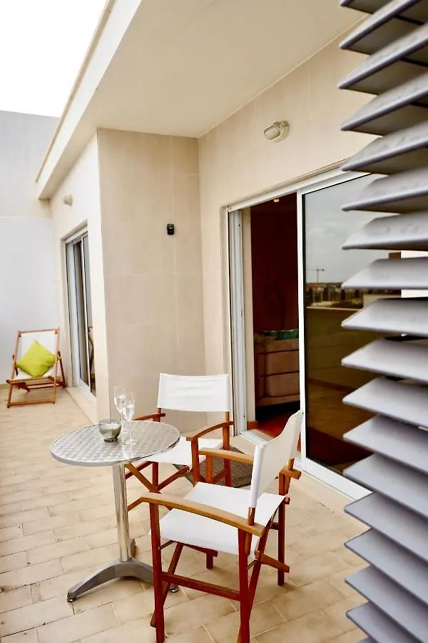 3-Bed Apartment In Town Centre With Beach Access! Tavira