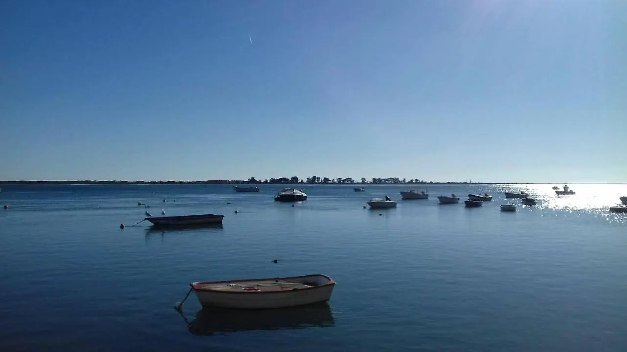 3-Bed Apartment In Town Centre With Beach Access! Tavira